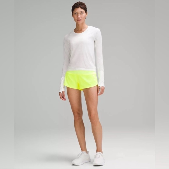 Lululemon speed up low rise  lined short 2.5” SZ 8 Women's Neon Green Shorts - Picture 2 of 10